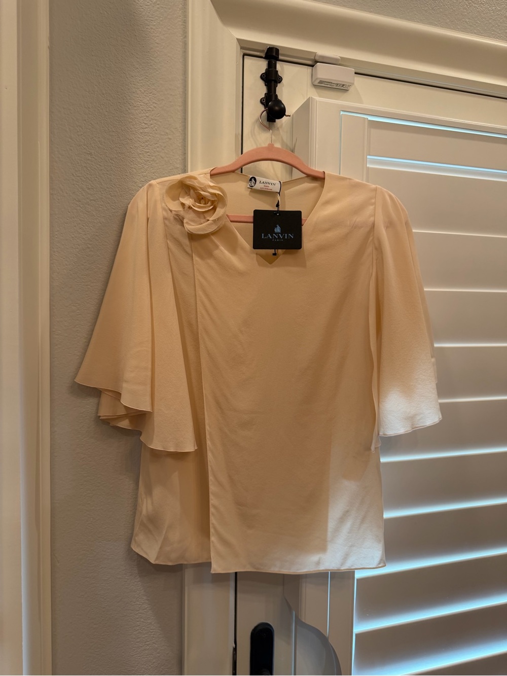 New Lanvin Paris Silk Peach Floral-Accent Flutter Sleeve Top. Size 36/Small